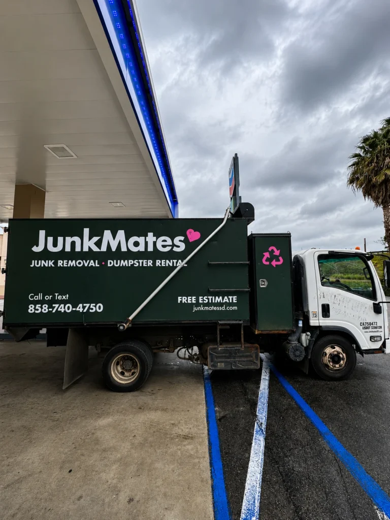 JunkMates-Truck-Park